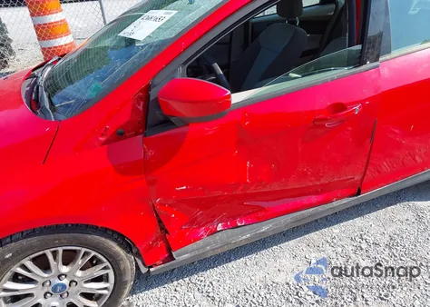 2012 Ford Focus Se z USA, uszkodzony, nr VIN 1FAHP3F27CL107368